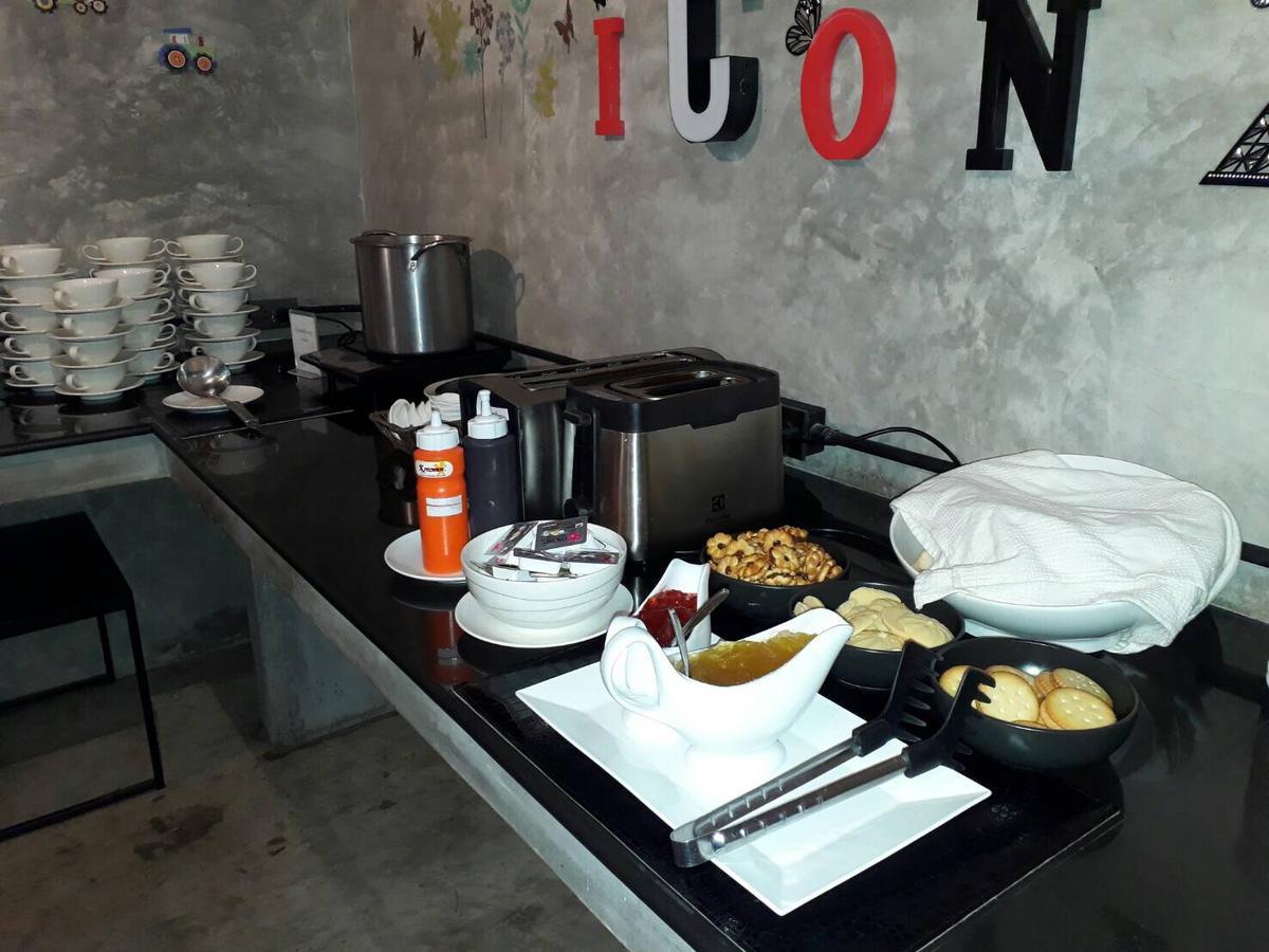 The Icon Service Apartment Si Maha Phot Extérieur photo