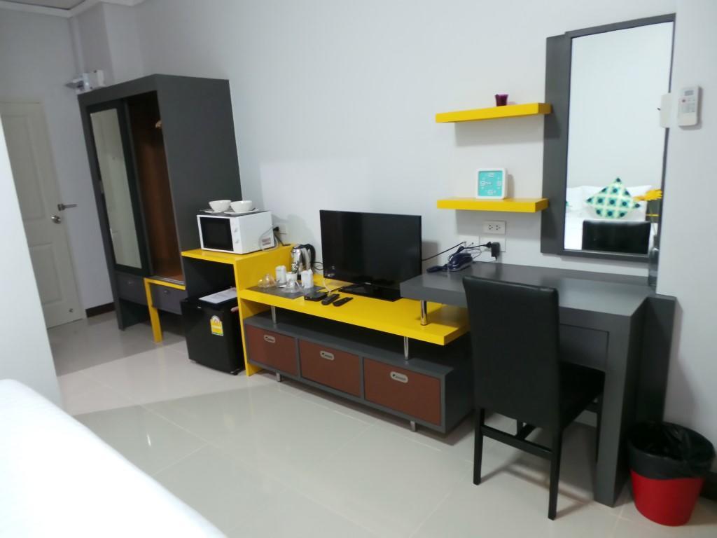 The Icon Service Apartment Si Maha Phot Extérieur photo