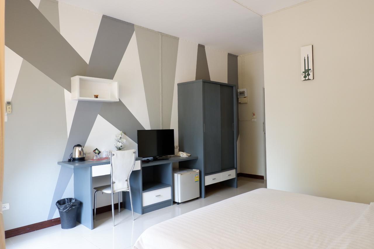 The Icon Service Apartment Si Maha Phot Extérieur photo