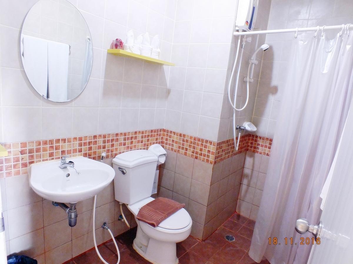 The Icon Service Apartment Si Maha Phot Extérieur photo