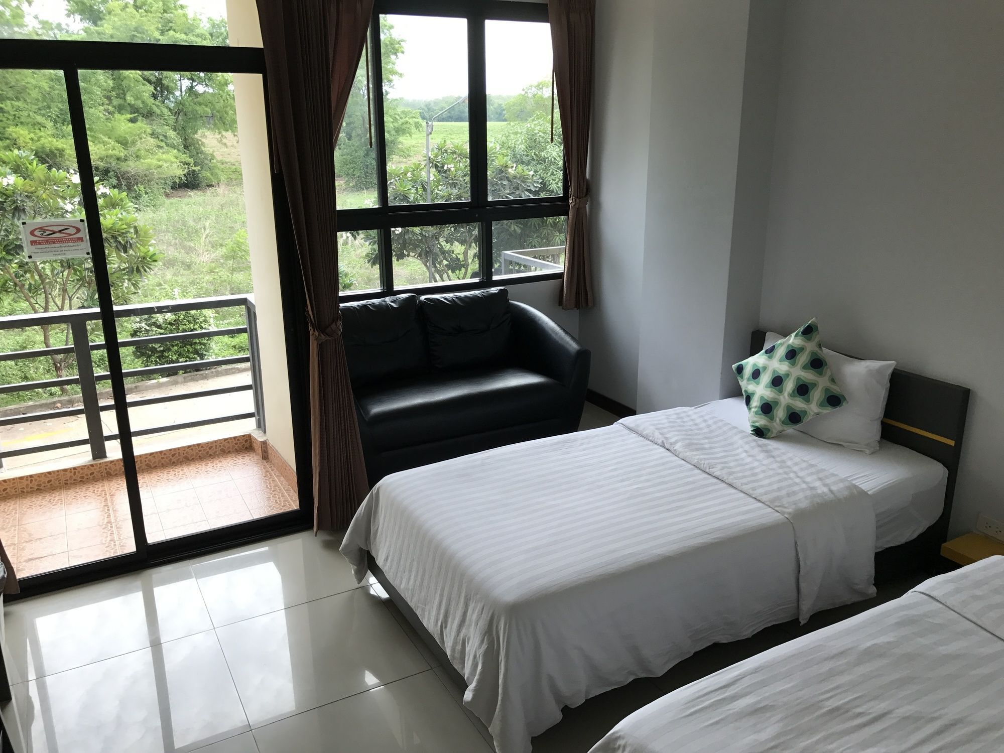 The Icon Service Apartment Si Maha Phot Extérieur photo